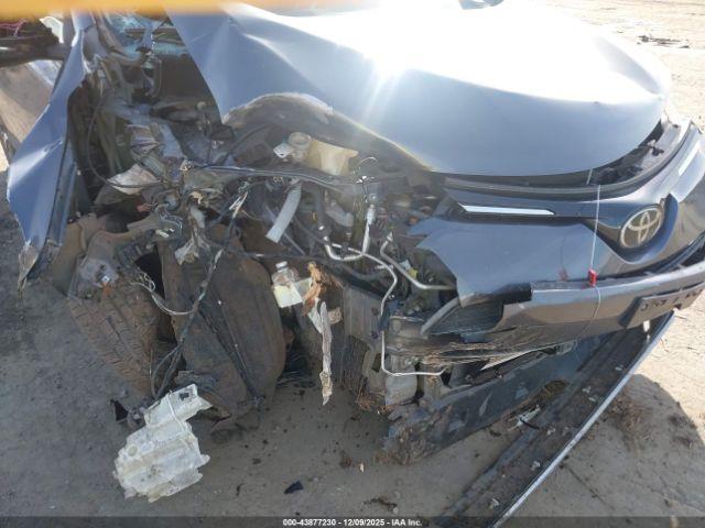 Toyota RAV4 Xle Image 12