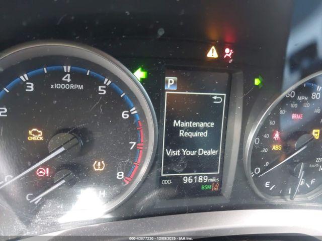 Toyota RAV4 Xle Image 10