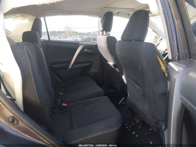 Toyota RAV4 Xle Image 13