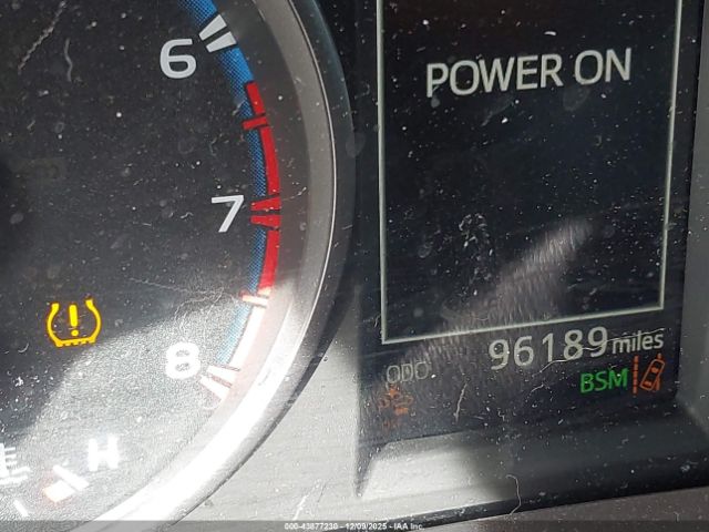 Toyota RAV4 Xle Image 3