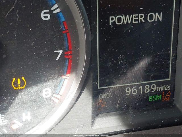 Toyota RAV4 Xle Image 3