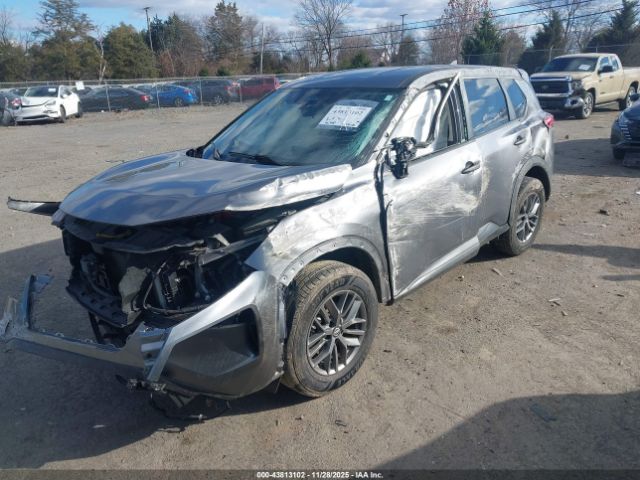 Nissan Rogue S Intelligent Awd Image 2