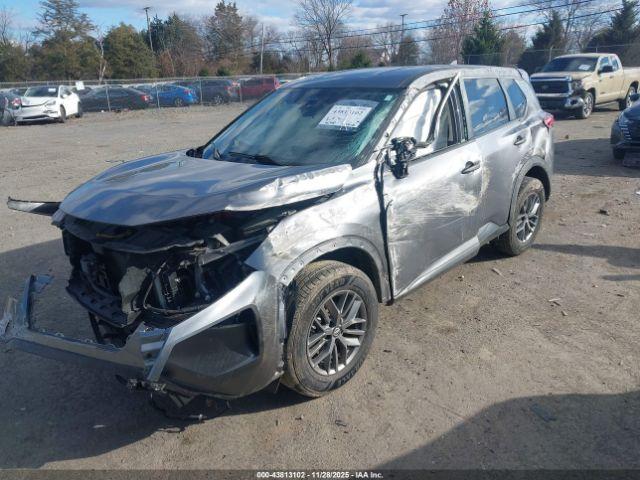 Nissan Rogue S Intelligent Awd Image 2