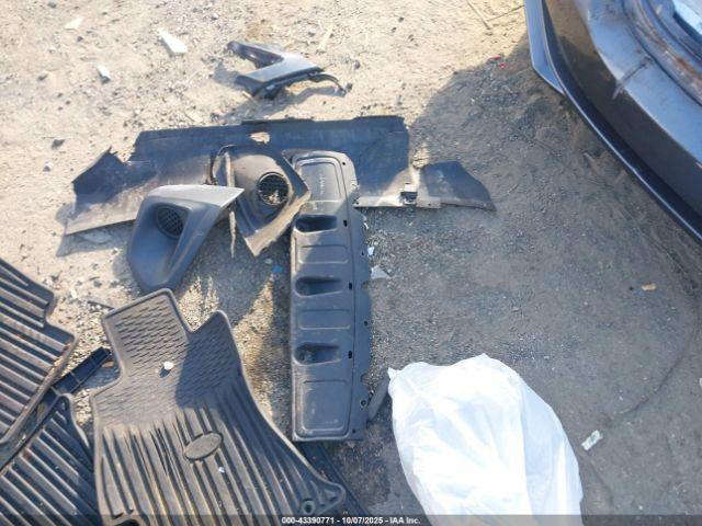 Subaru Impreza 2.0i Image 10