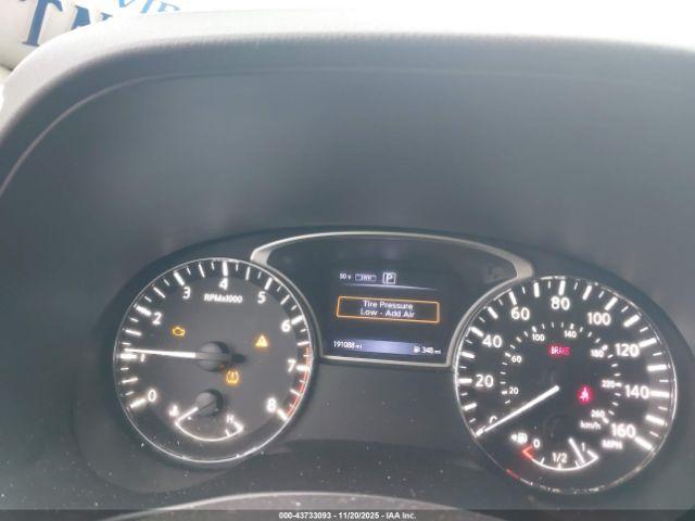 Nissan Pathfinder S Image 7