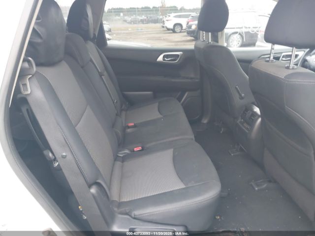 Nissan Pathfinder S Image 8