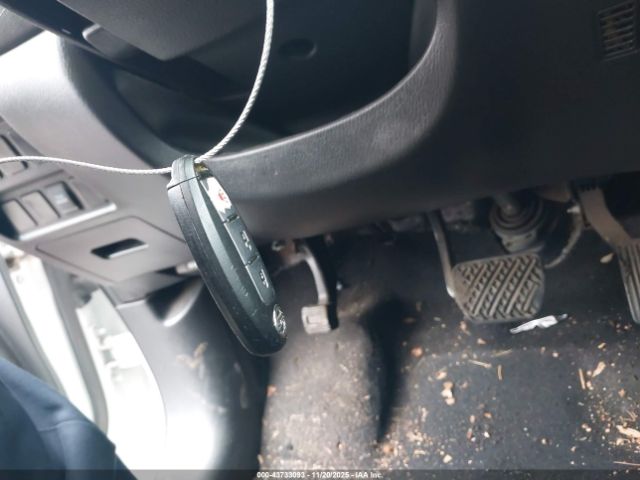 Nissan Pathfinder S Image 4