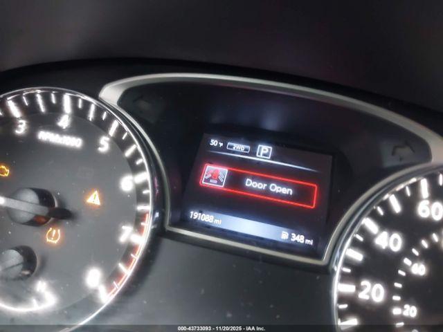 Nissan Pathfinder S Image 14