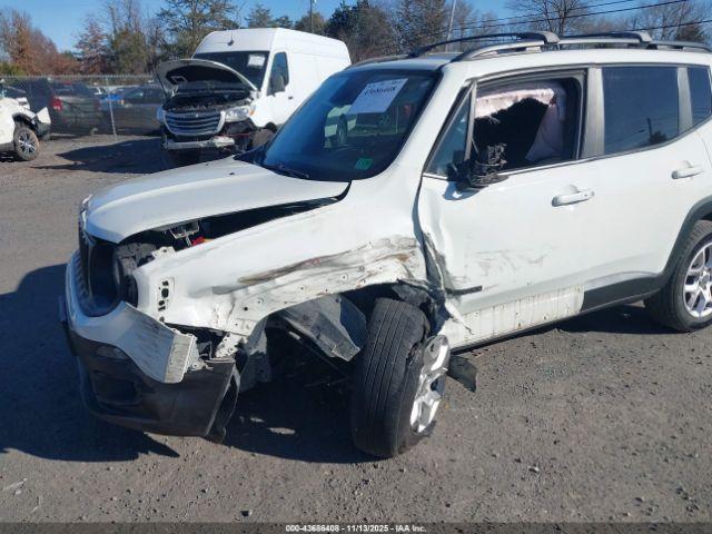 Jeep Renegade Latitude 4x4 Image 3