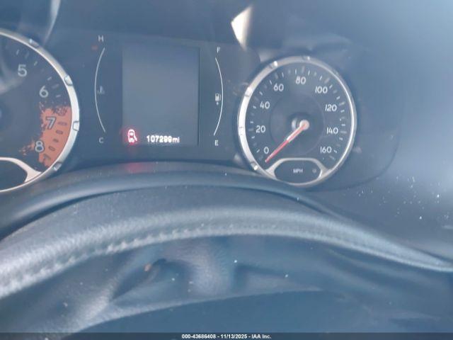 Jeep Renegade Latitude 4x4 Image 4