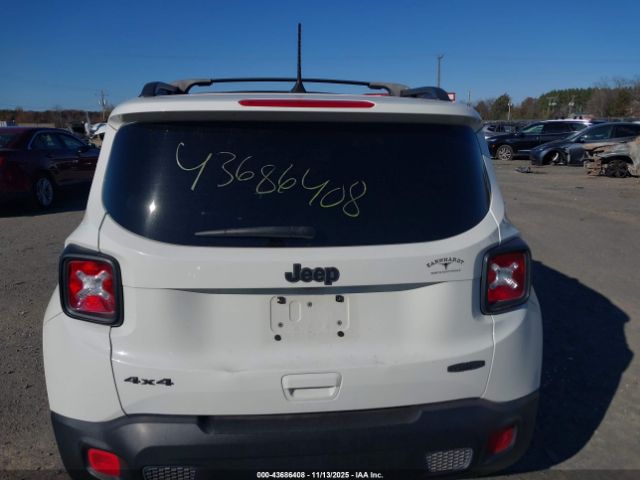 Jeep Renegade Latitude 4x4 Image 11