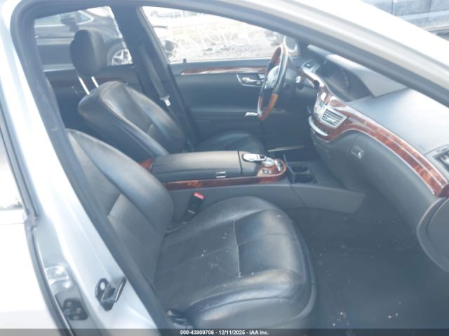 Mercedes-Benz S-Class 4matic Image 8