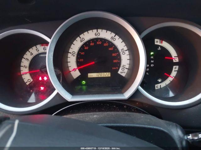 Toyota Tacoma Image 6