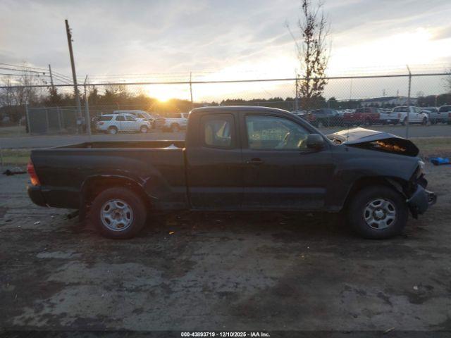 Toyota Tacoma Image 11