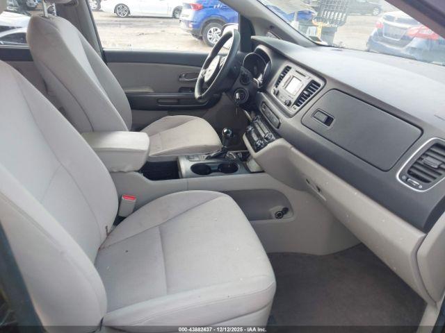 Kia Sedona Lx Image 11