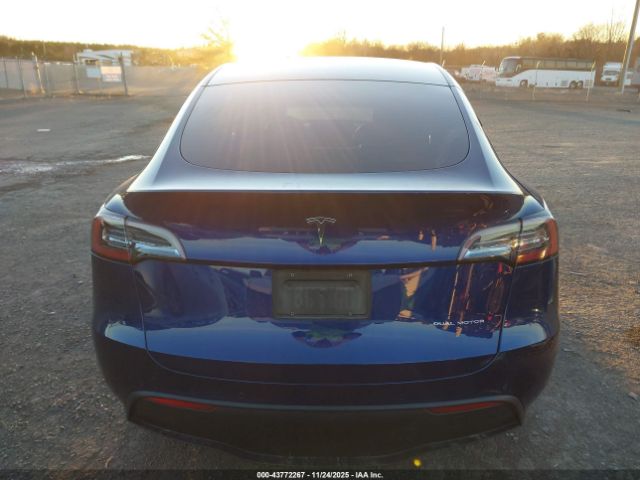 Tesla Model Y Image 16