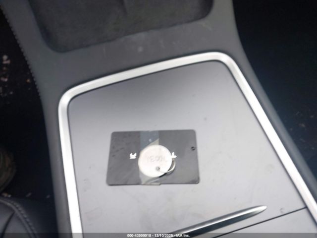 Tesla Model 3 Long Range Dual Motor All-wheel Drive Image 11