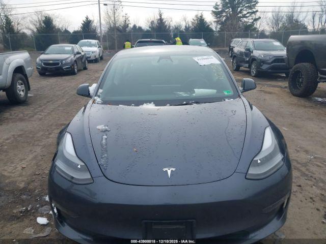 Tesla Model 3 Long Range Dual Motor All-wheel Drive Image 15