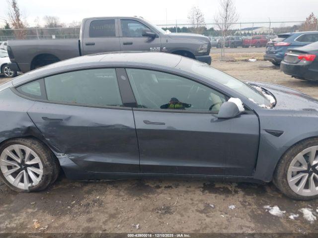 Tesla Model 3 Long Range Dual Motor All-wheel Drive Image 10