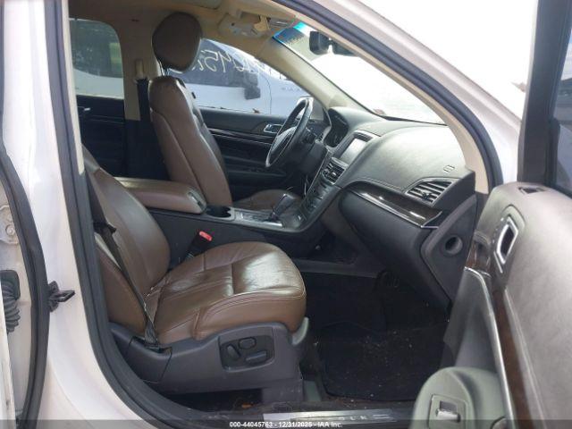 Lincoln MKT Ecoboost Image 5