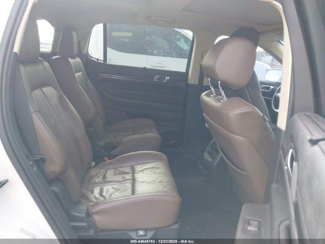 Lincoln MKT Ecoboost Image 3