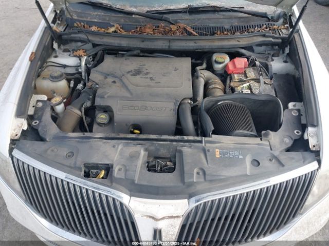 Lincoln MKT Ecoboost Image 2