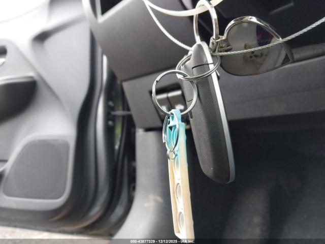 Nissan Versa 1.6 Sv Image 3