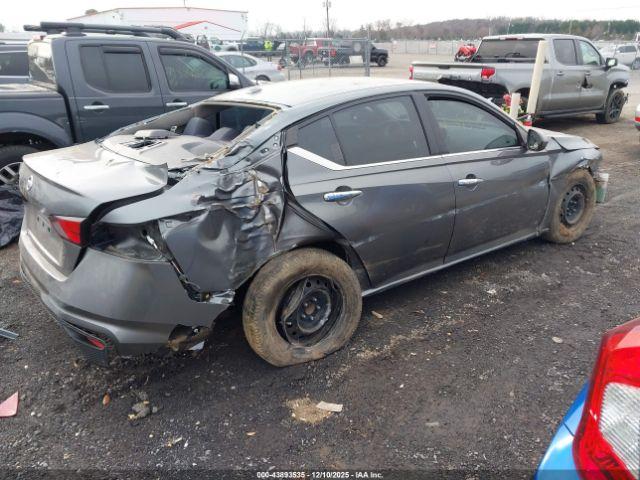 Nissan Altima 2.5 S Image 6