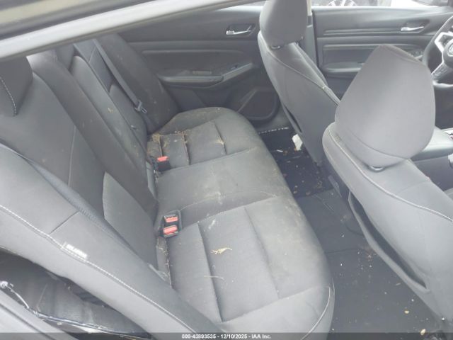 Nissan Altima 2.5 S Image 8