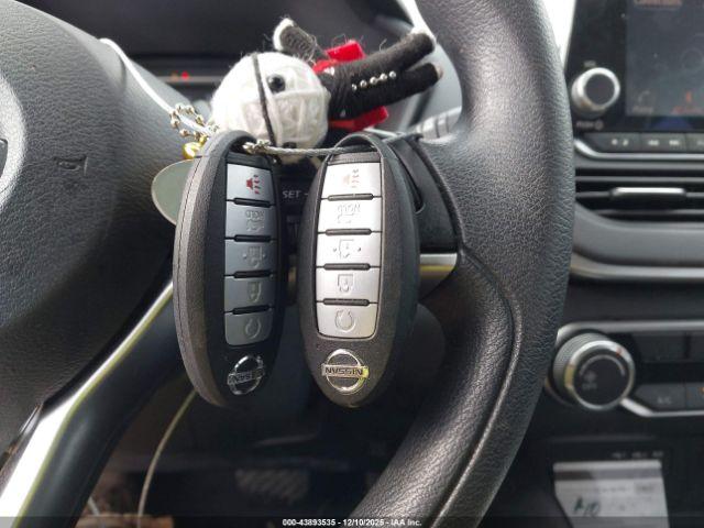 Nissan Altima 2.5 S Image 3