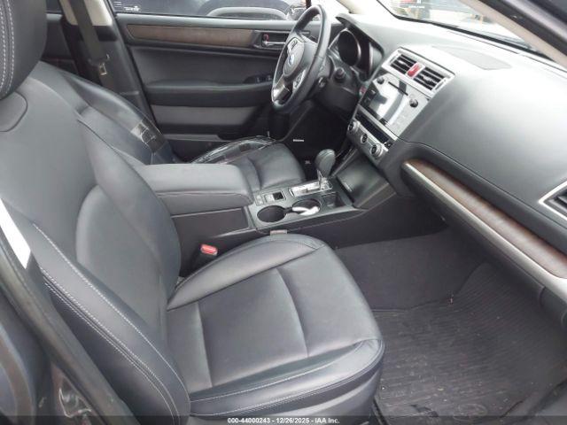 Subaru Outback 2.5i Limited Image 12
