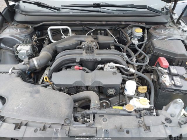 Subaru Outback 2.5i Limited Image 6