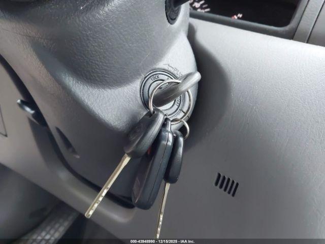 Toyota Corolla Le Image 13