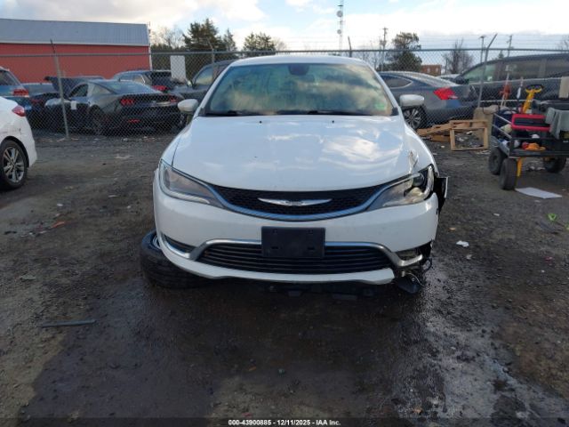 Chrysler 200 Limited Platinum Image 10