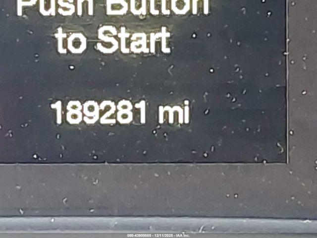 Chrysler 200 Limited Platinum Image 16