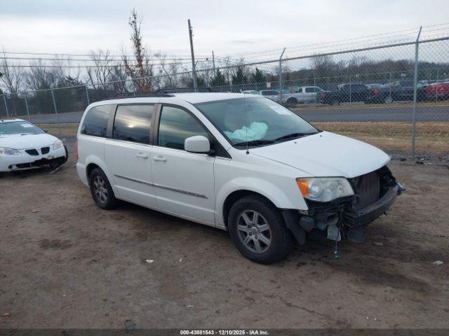  Salvage Chrysler Town & Country