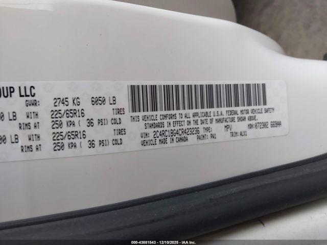 Chrysler Town & Country Touring Image 12