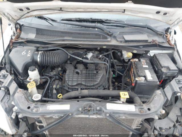 Chrysler Town & Country Touring Image 6