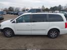 Chrysler Town & Country Touring Image 14