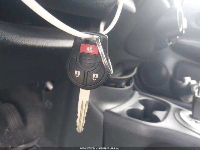 Nissan Versa Sv Image 2