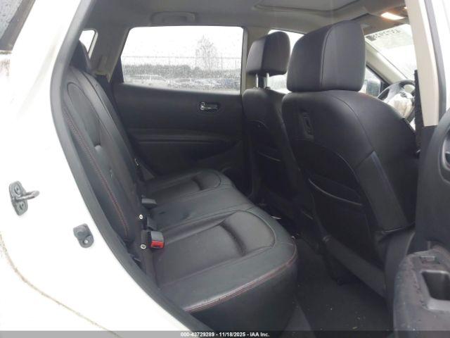 Nissan Rogue Image 2