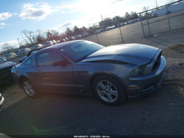 Ford Mustang V6 Image 14