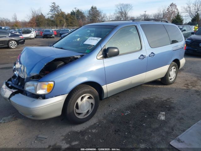 Toyota Sienna Xle Image 3