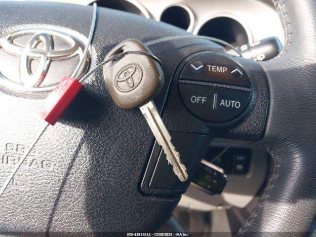 Toyota Sequoia Limited 5.7l V8 Image 9