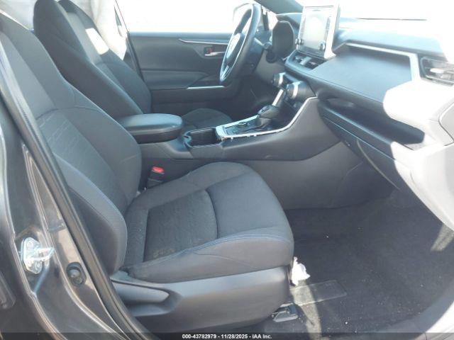 Toyota RAV4 Se Image 4