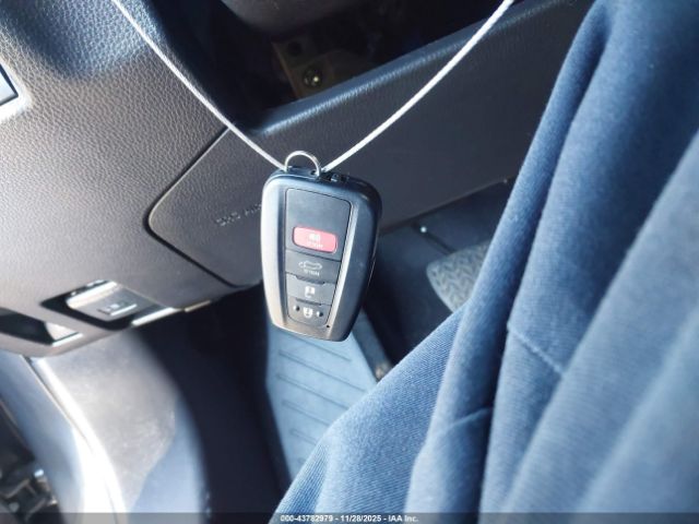 Toyota RAV4 Se Image 14