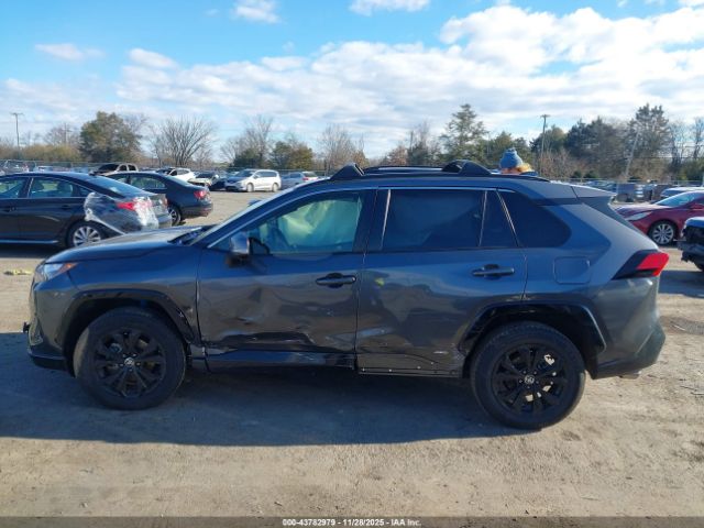 Toyota RAV4 Se Image 15