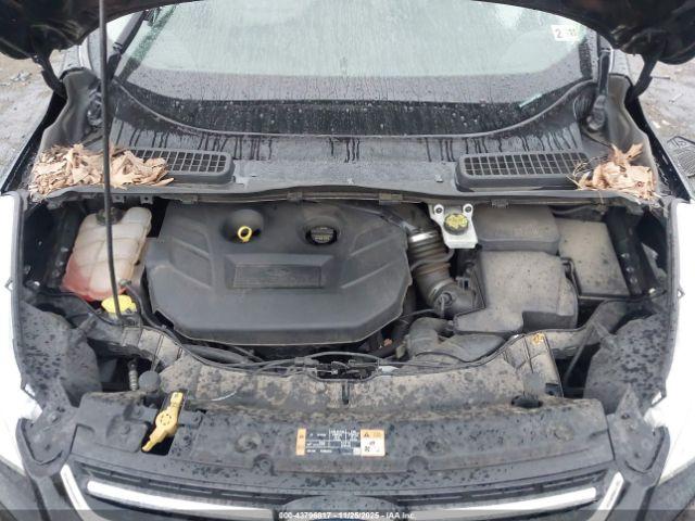 Ford Escape Titanium Image 13