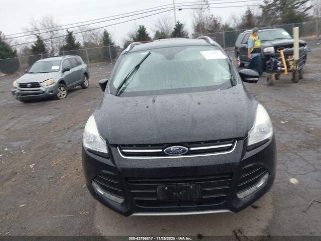 Ford Escape Titanium Image 8