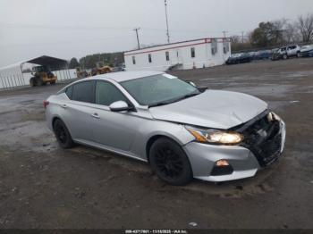  Salvage Nissan Altima